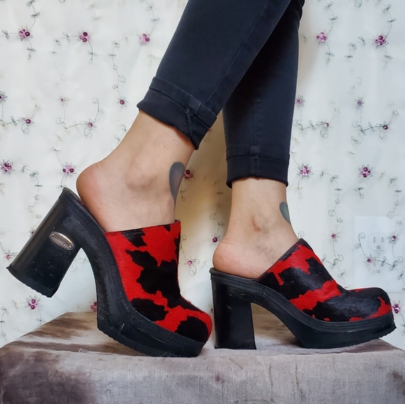 Vintage Shoes - Vintage "El Camino" Cow Print Platform Mules